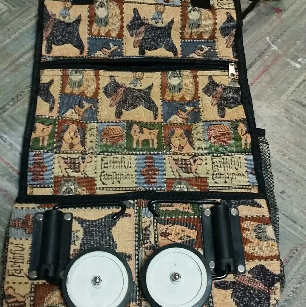 Cross stitch bag with wheels